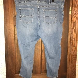 Women’s cropped denim jeans